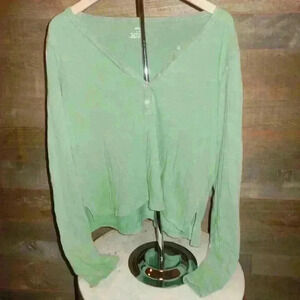 Aerie long sleeve shirt w/ button details - L